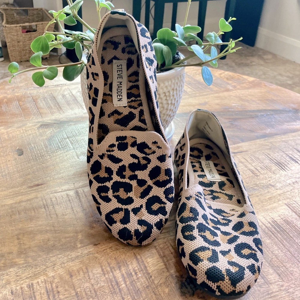 Steve Madden Sabin Leopard Print Knit Flats Size 7.5